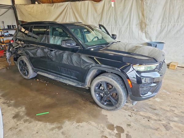 2023 JEEP GRAND CHEROKEE LAREDO 4X4