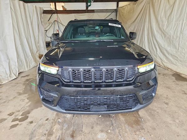 2023 JEEP GRAND CHEROKEE LAREDO 4X4