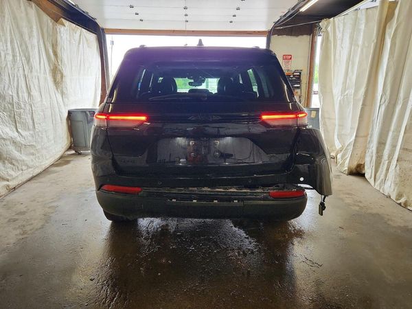 2023 JEEP GRAND CHEROKEE LAREDO 4X4