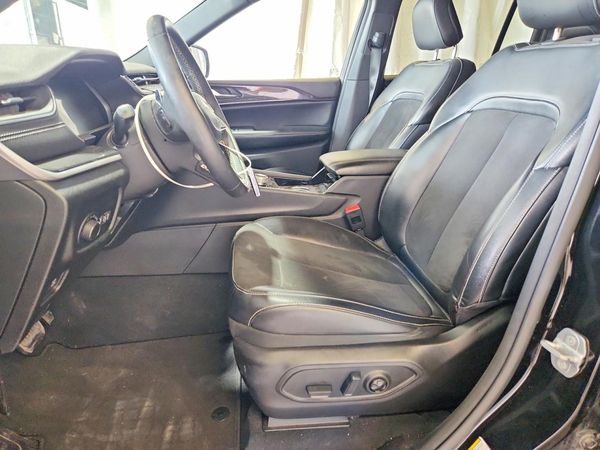 2023 JEEP GRAND CHEROKEE LAREDO 4X4