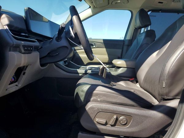 2025 KIA CARNIVAL