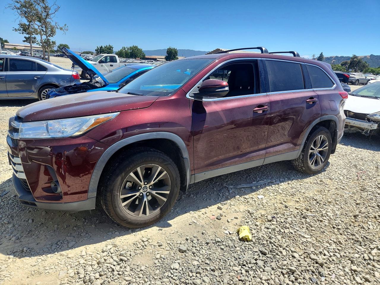 2019 TOYOTA HIGHLANDER LE/LE Plus