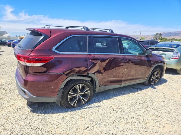 2019 TOYOTA HIGHLANDER LE/LE Plus