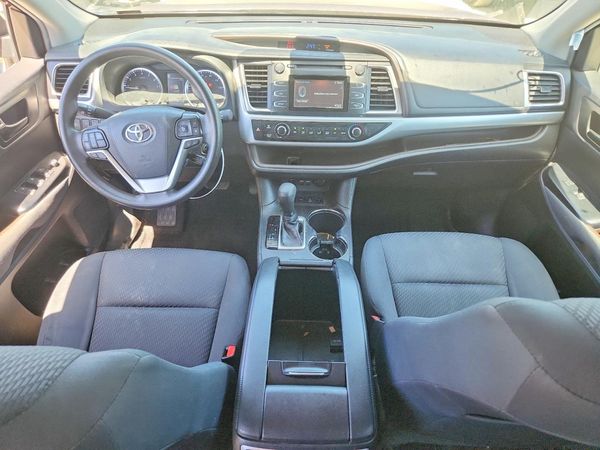 2019 TOYOTA HIGHLANDER LE/LE Plus