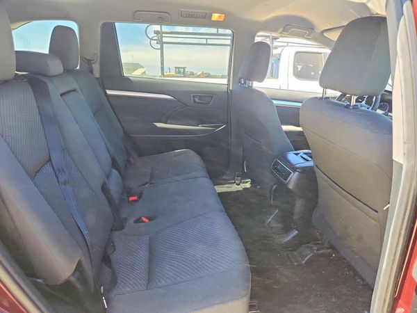 2019 TOYOTA HIGHLANDER LE/LE Plus