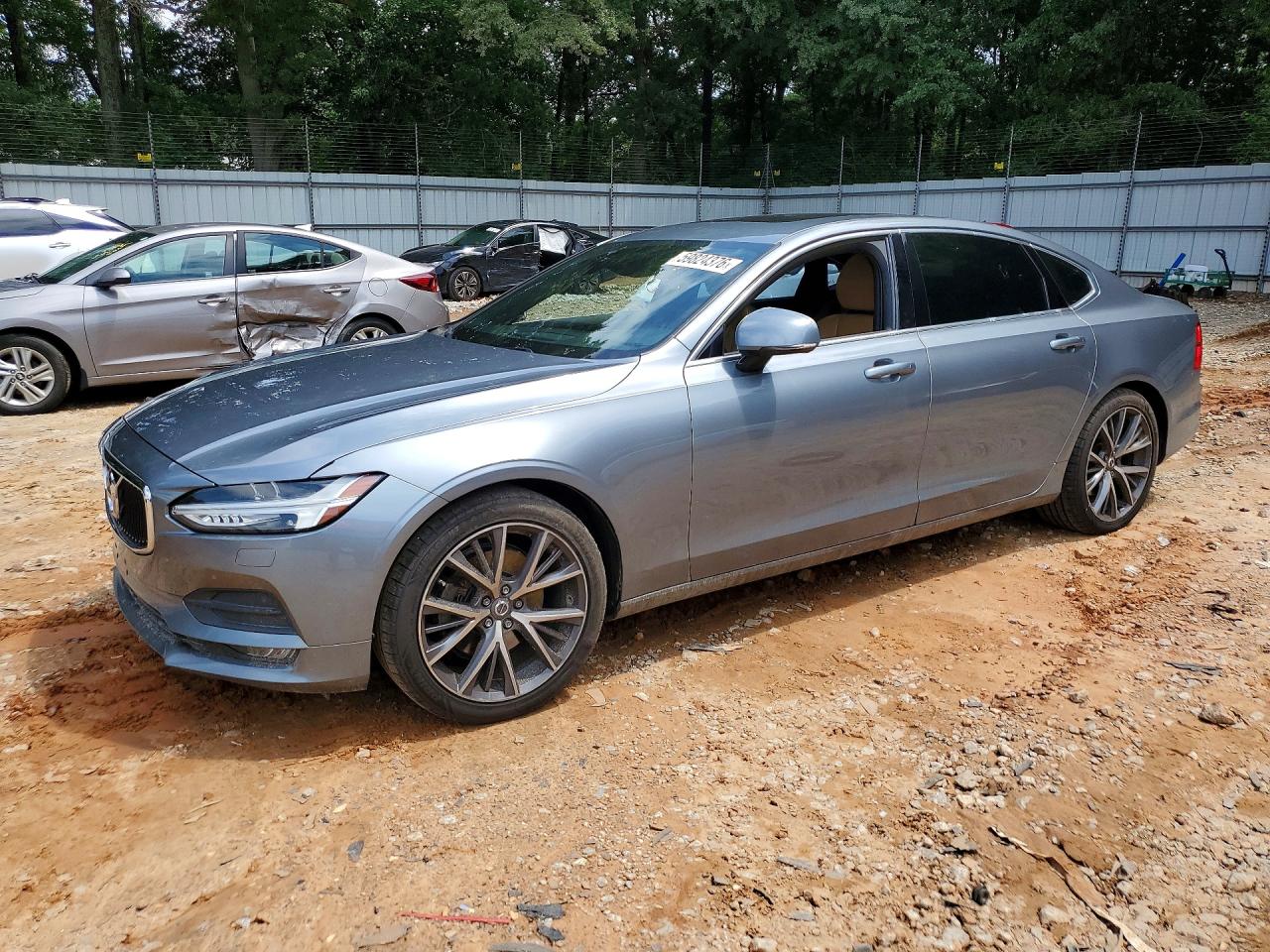 2018 VOLVO S90 Momentum