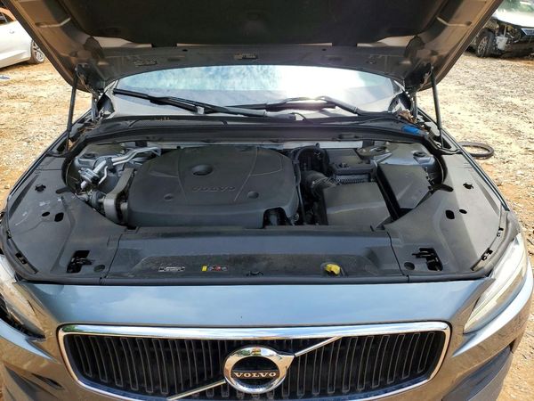 2018 VOLVO S90 Momentum