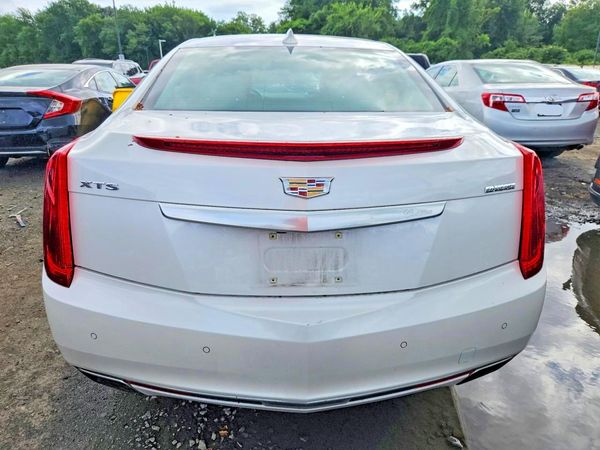 2017 CADILLAC XTS Luxury