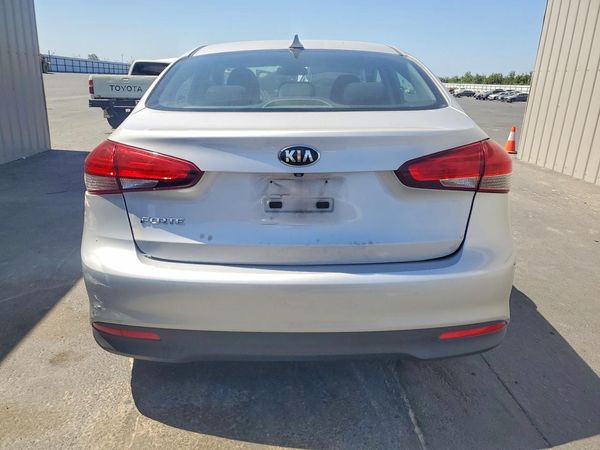 2018 KIA FORTE LX Base