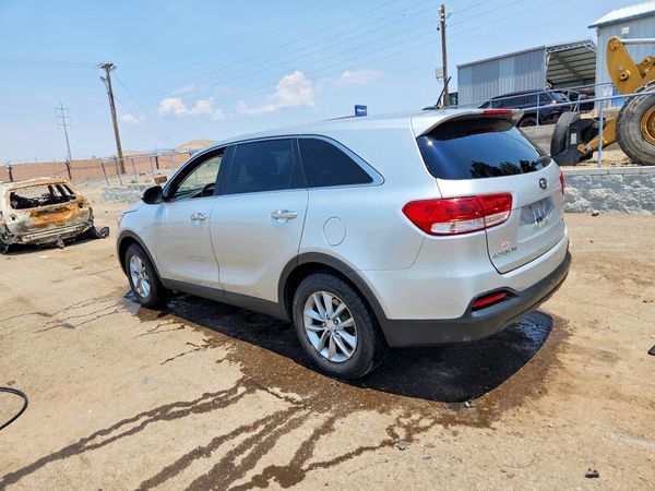 2016 KIA SORENTO L / LX