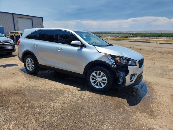 2016 KIA SORENTO L / LX