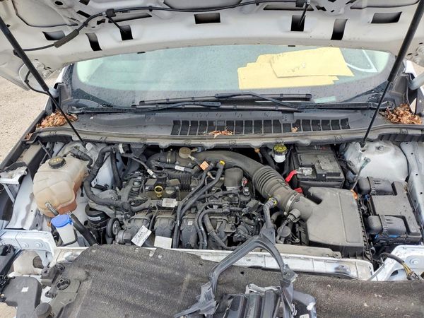 2023 FORD EDGE SEL — Engine bay