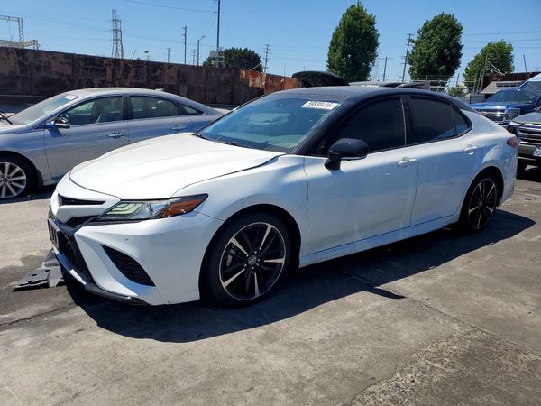 2018 TOYOTA CAMRY