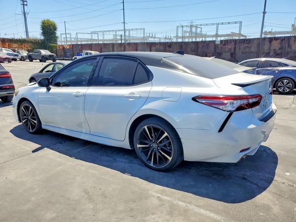 2018 TOYOTA CAMRY