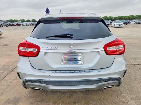 2016 MERCEDES-BENZ GLA