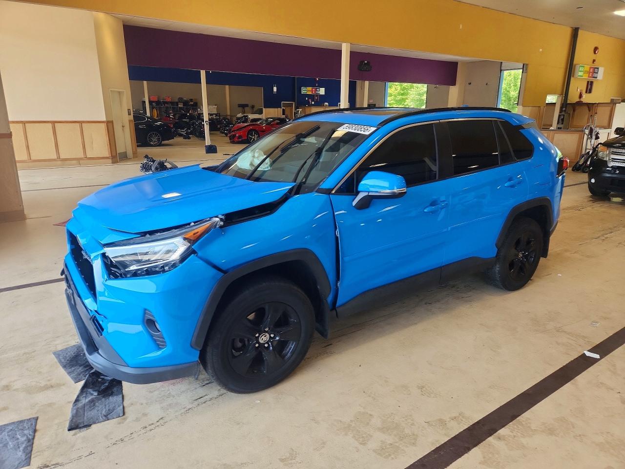 2020 TOYOTA RAV4 XLE