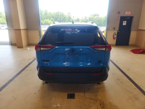 2020 TOYOTA RAV4 XLE