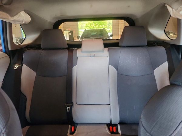 2020 TOYOTA RAV4 XLE