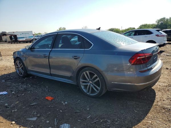 2017 VOLKSWAGEN PASSAT R-Line