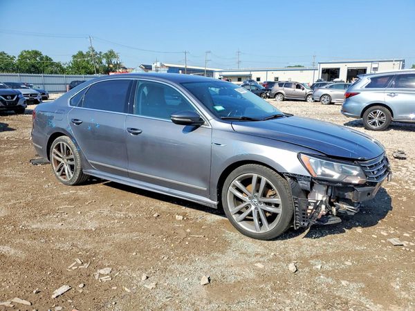 2017 VOLKSWAGEN PASSAT R-Line