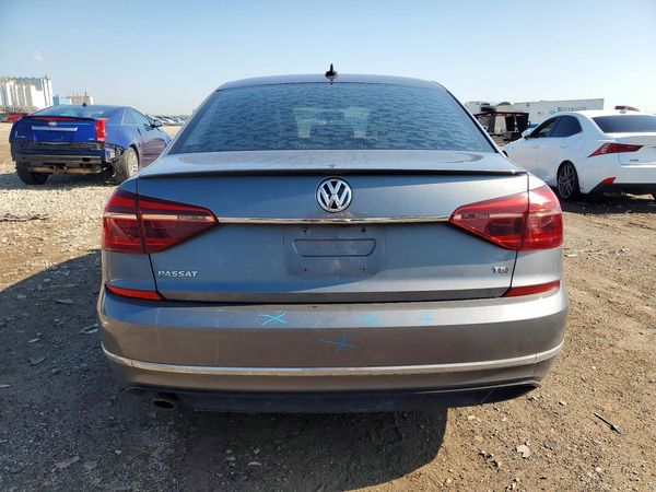 2017 VOLKSWAGEN PASSAT R-Line