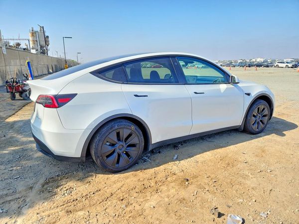 2025 TESLA MODEL Y
