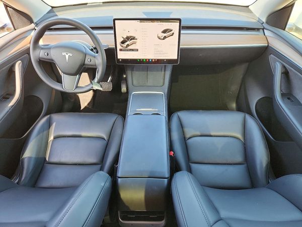2025 TESLA MODEL Y
