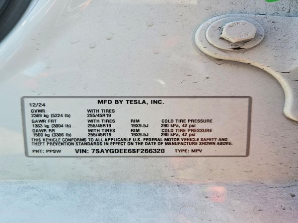 2025 TESLA MODEL Y