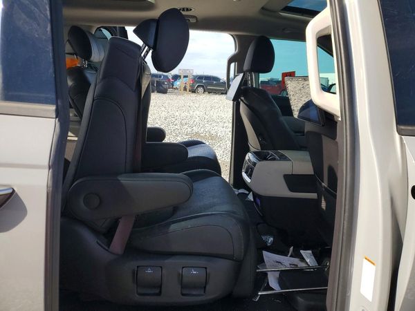 2022 KIA CARNIVAL