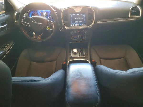 2019 CHRYSLER 300