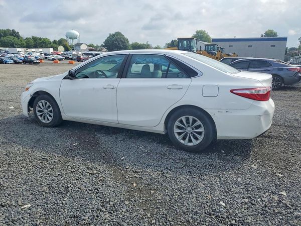 2016 TOYOTA CAMRY