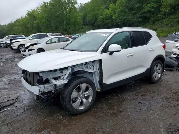 2022 VOLVO XC40 Momentum (excl S60)