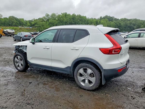 2022 VOLVO XC40 Momentum (excl S60)