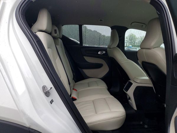 2022 VOLVO XC40 Momentum (excl S60)