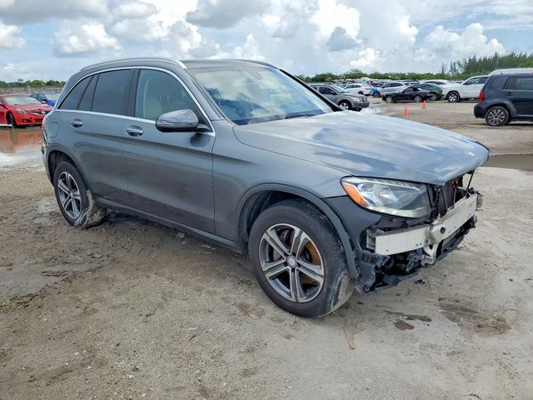 2017 MERCEDES-BENZ GLC