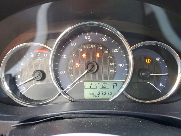 2015 TOYOTA COROLLA