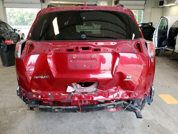 2018 TOYOTA RAV4 SE