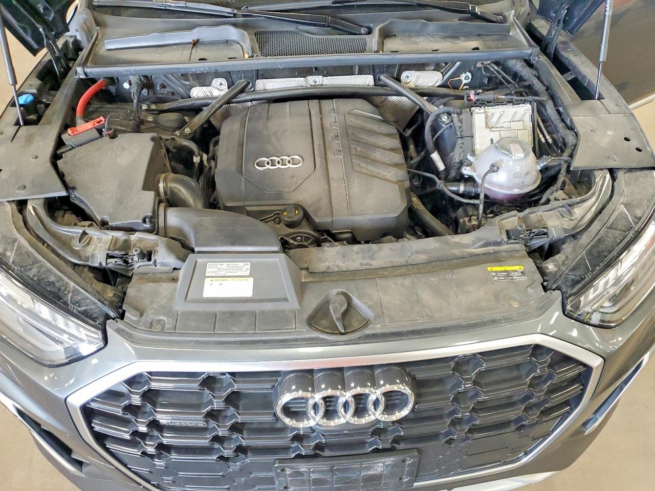 2023 AUDI Q5 S Line quattro Prestige