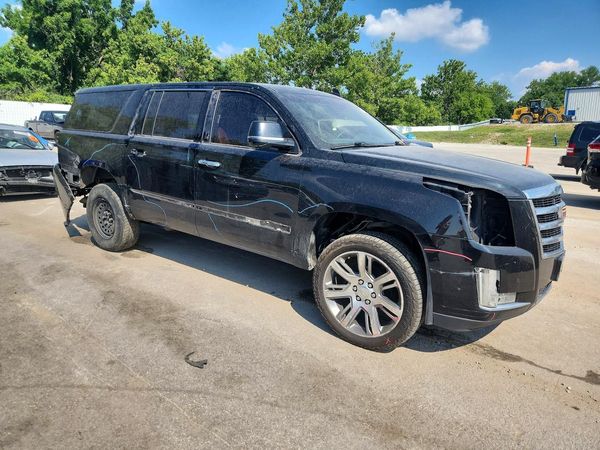 2017 CADILLAC ESCALADE ESV Luxury