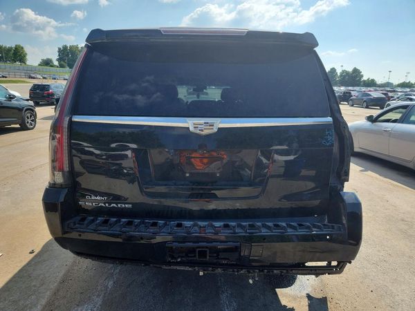 2017 CADILLAC ESCALADE ESV Luxury