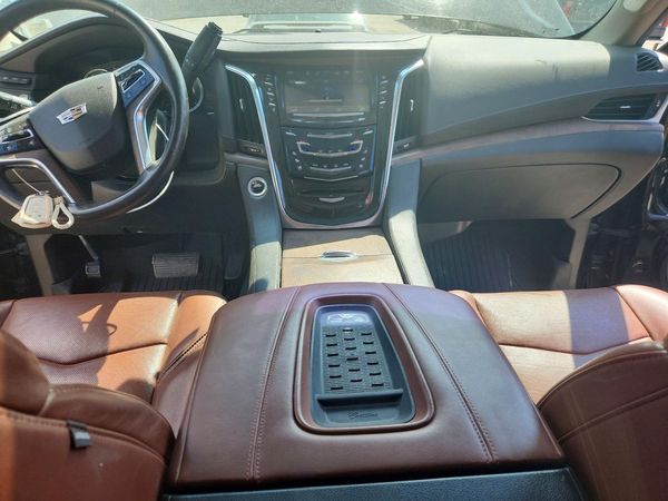 2017 CADILLAC ESCALADE ESV Luxury