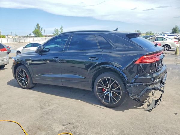 2021 AUDI Q8