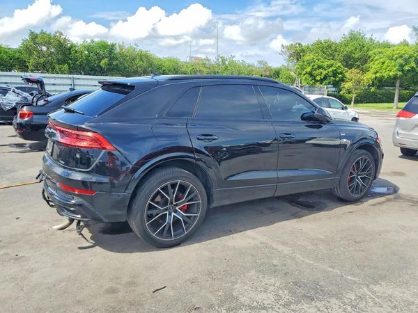 2021 AUDI Q8