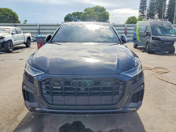 2021 AUDI Q8