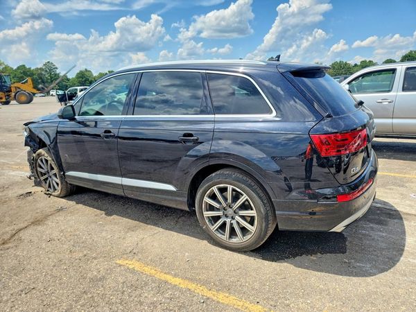 2017 AUDI Q7 quattro Premium Plus