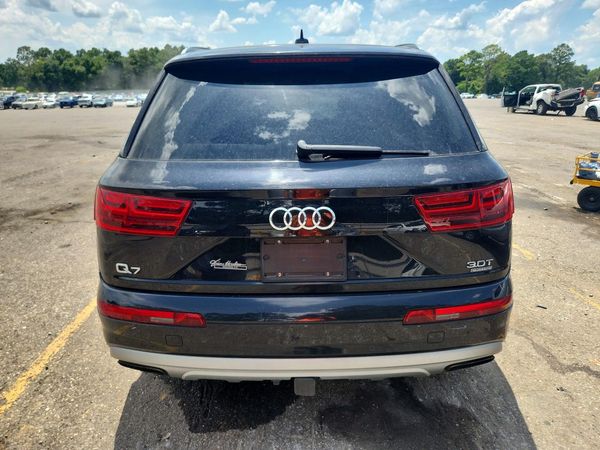 2017 AUDI Q7 quattro Premium Plus
