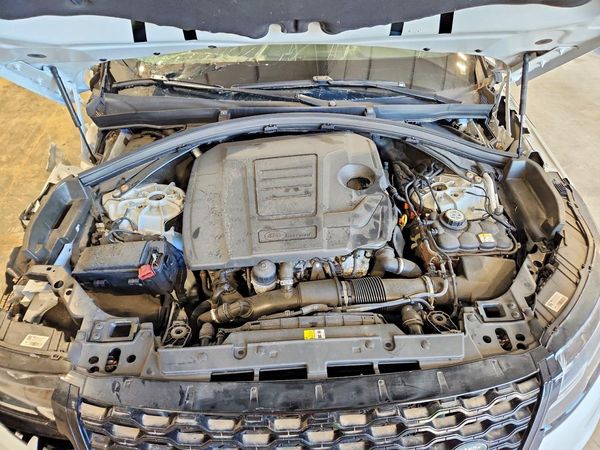 2021 LAND ROVER RANGEROVER R-Dynamic S — Engine bay