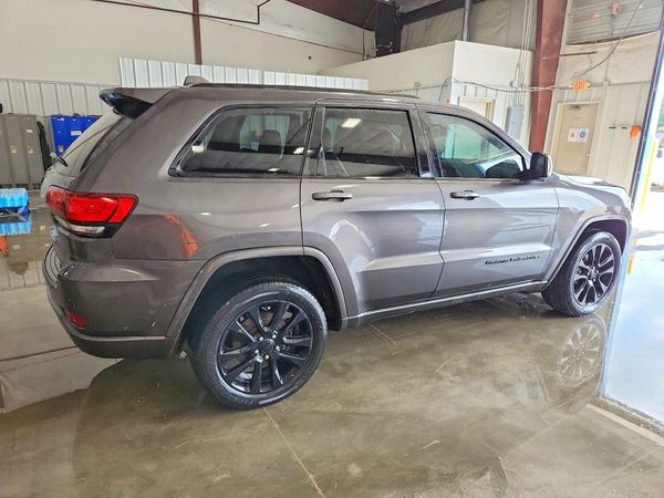 2019 JEEP GRAND CHEROKEE LAREDO 4X4