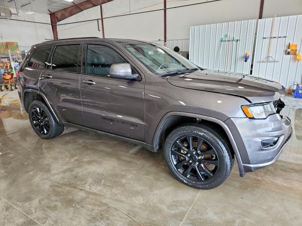 2019 JEEP GRAND CHEROKEE LAREDO 4X4