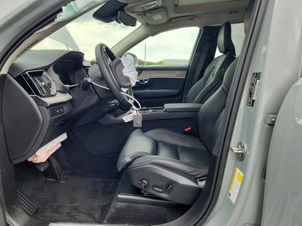 2025 VOLVO XC90